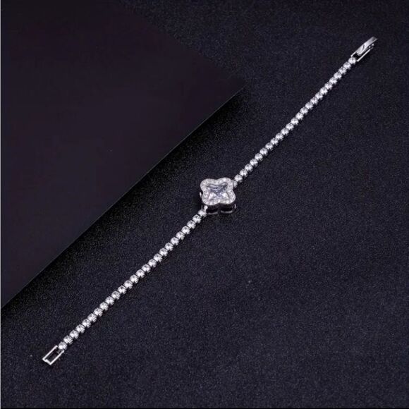 Silver Diamond Clover Bracelet - Picture 5 of 7